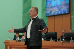 Александр Богомаз поздравил певца и композитора Александра Добронравова с присвоением почетного звания